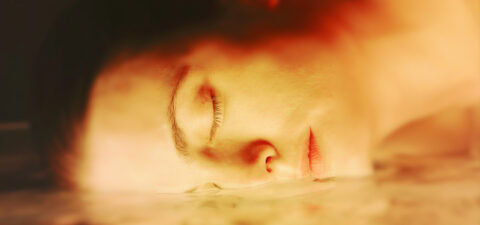 Female-face-water