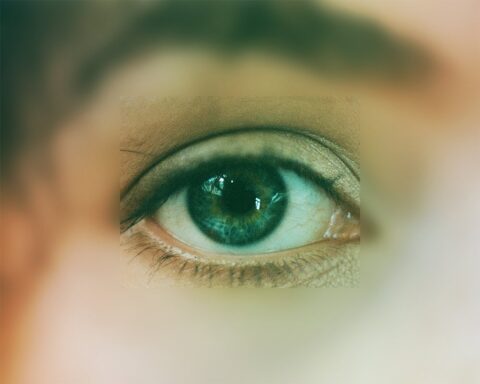 cfg-eye-blur